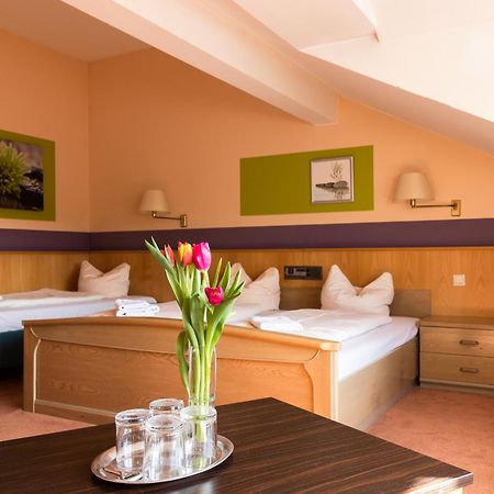 Hotelpension Zum Gockl Allershausen Esterno foto
