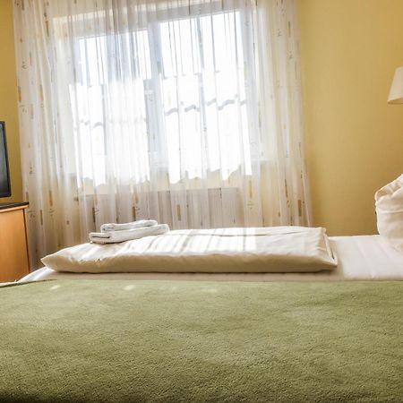 Hotelpension Zum Gockl Allershausen Esterno foto