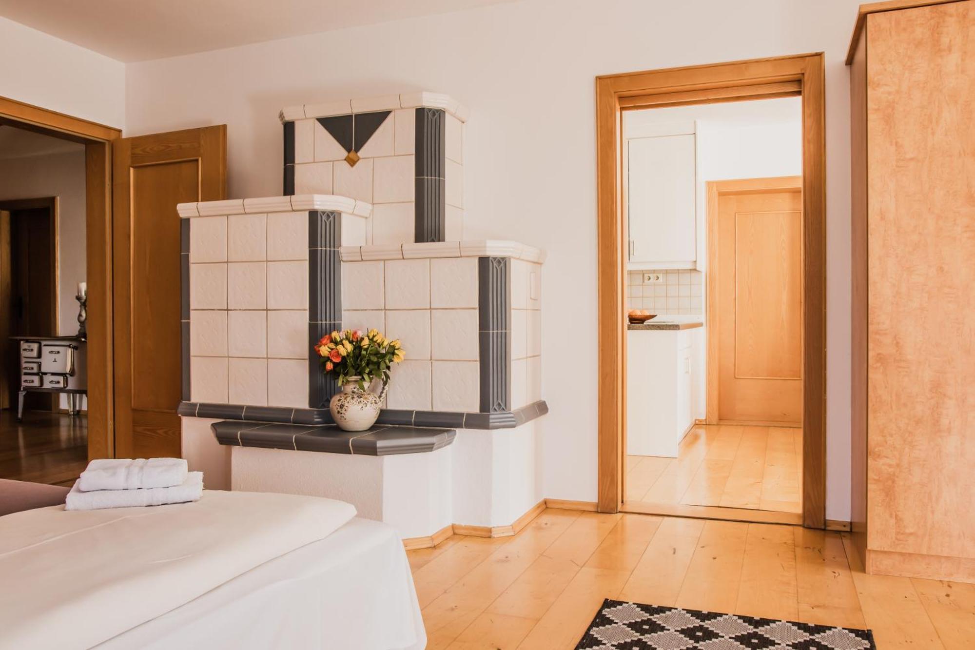 Hotelpension Zum Gockl Allershausen Esterno foto