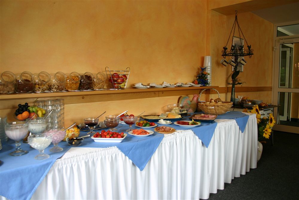 Hotelpension Zum Gockl Allershausen Esterno foto